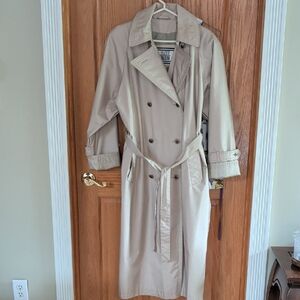 Ladies Size 10 Vintage Fleet Street Shiny Tan Water Repellent Trench Coat